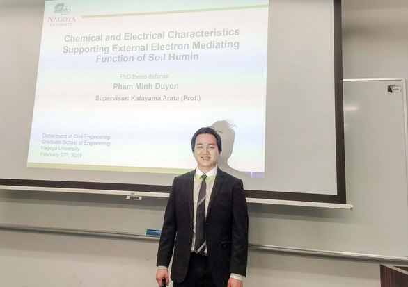 Vietnamese man rises from poverty to academic success