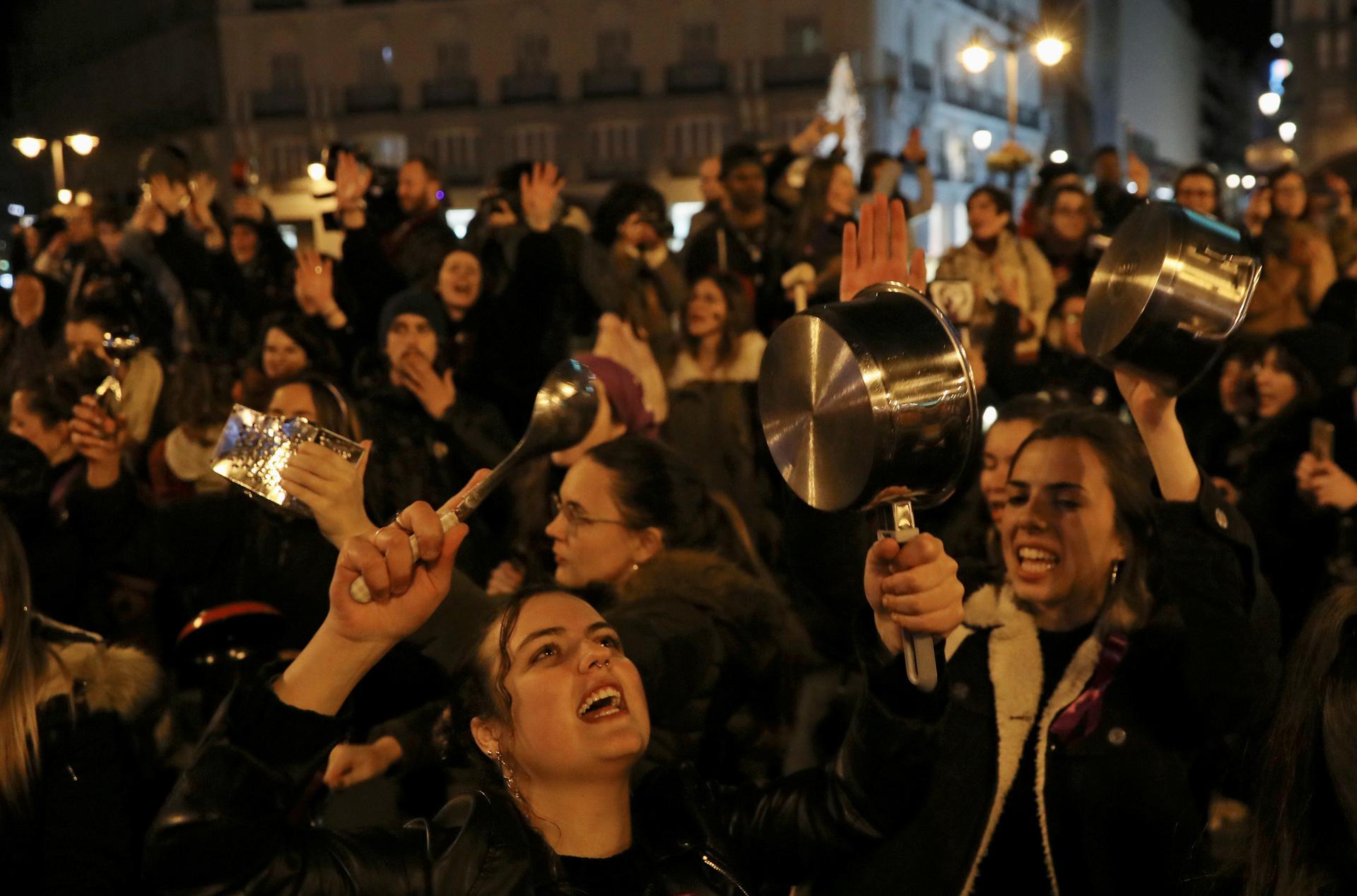 Women bang pots and pans in Madrid to kick off International Women's Day