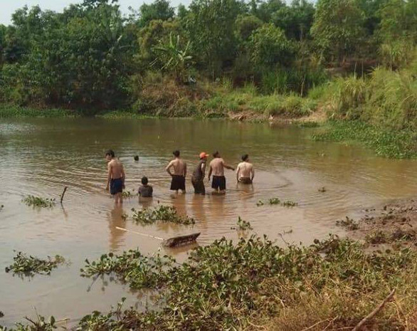 Woman, grandchildren drown while catching crabs, shellfish in Vietnam’s Central Highlands