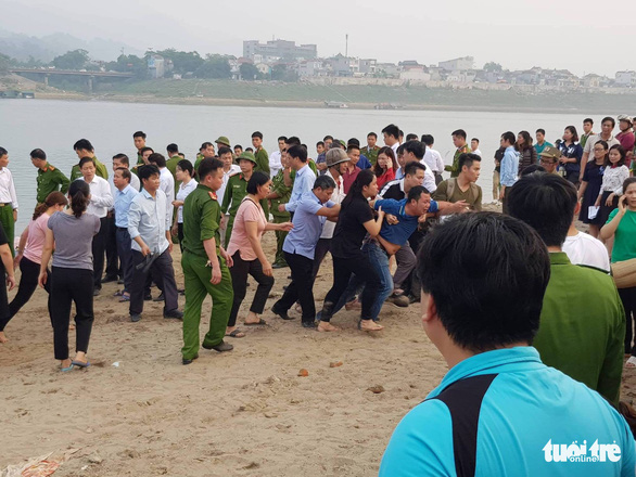 Eight middle schoolers drown in river in northern Vietnam