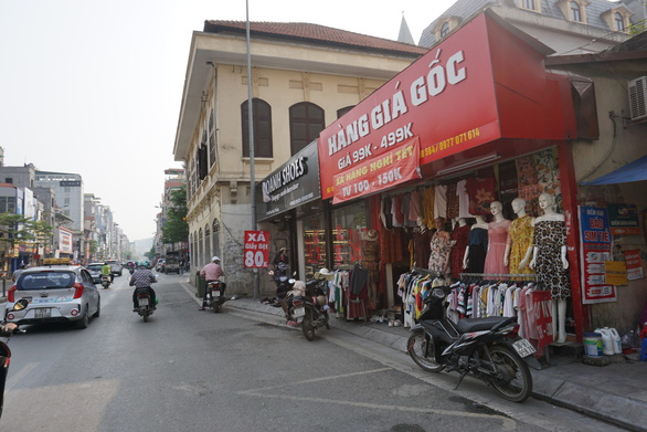 Houses, shops block sidewalks in Hanoi