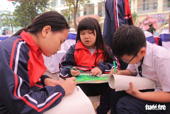 Hanoi students use art to promote environment protection