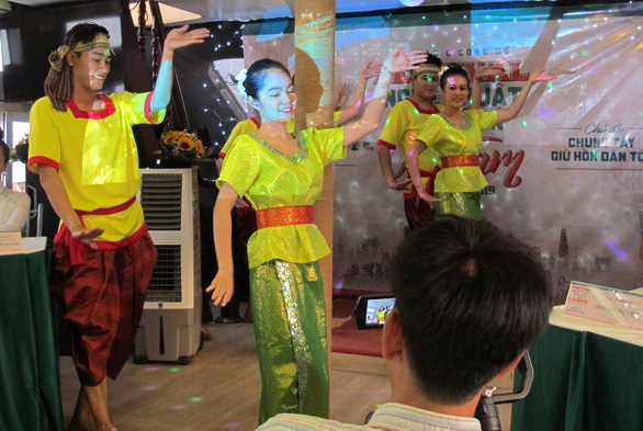 Ho Chi Minh City to hold first-ever folk art festival in celebration of national holiday