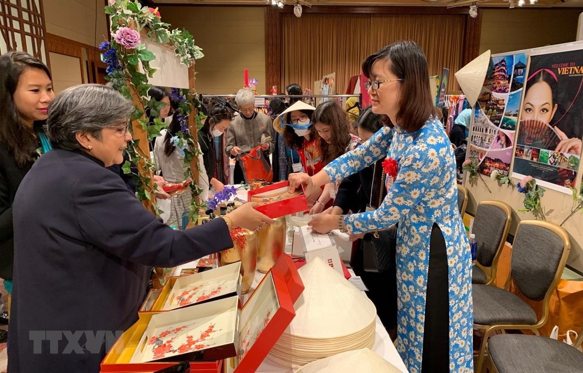 Vietnamese goods sold at charity fundraiser in Tokyo