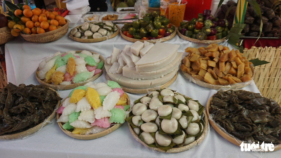 Vietnam Traditional Cake Festival a feast for tongue and eyes
