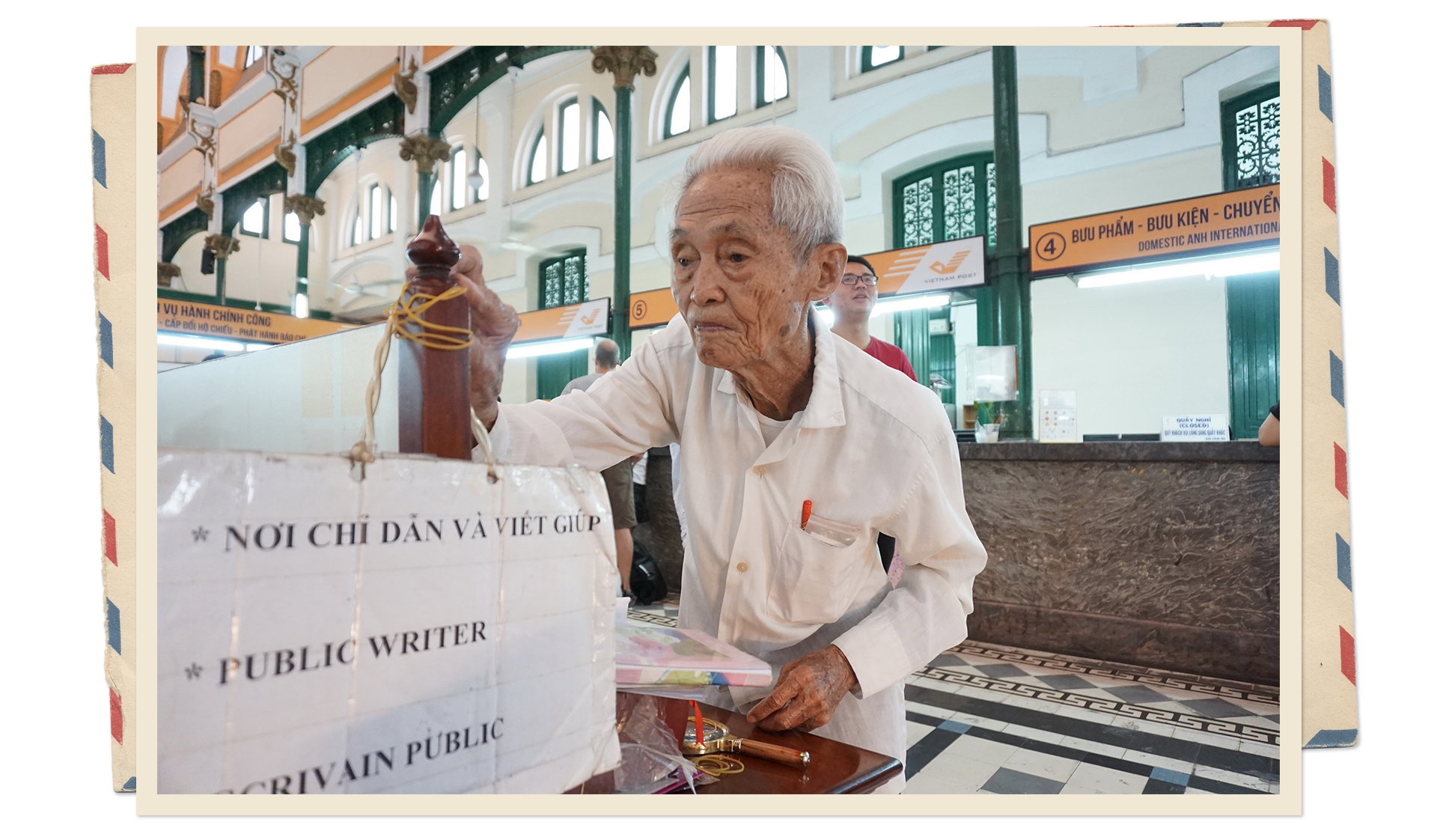 Saigon’s last public writer still active at age 89