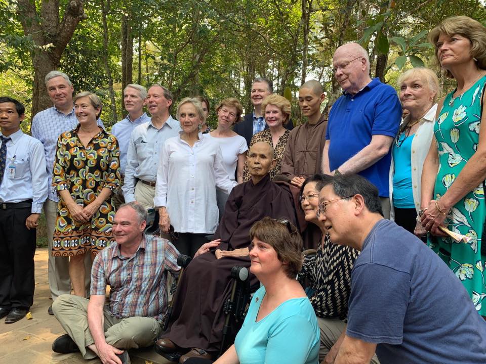 US Senate delegation visits Zen master Thich Nhat Hanh in Hue