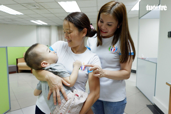 Vietnamese ‘wonder woman’ saves ill children from death