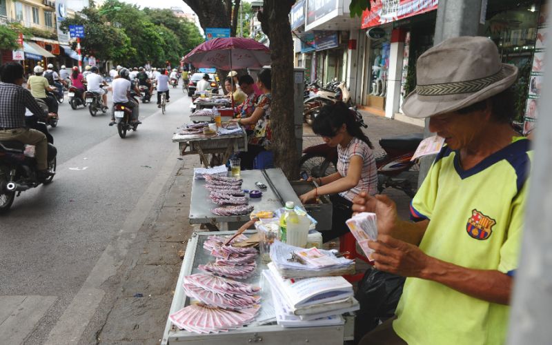 Vietnam police bust $1bn illegal online gambling ring