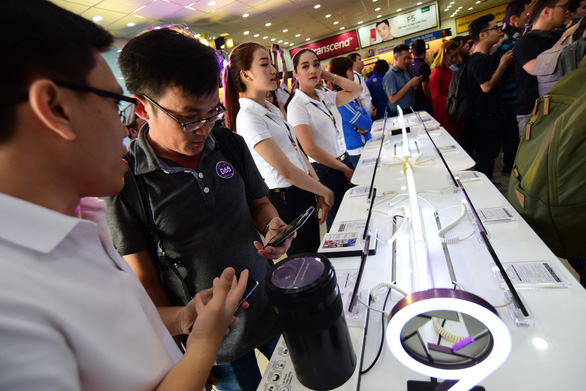 Ho Chi Minh City mulls ‘special consumption tax’ for mobile phones