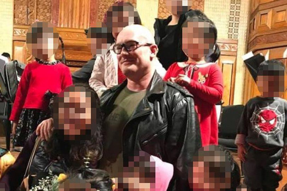 UK pedophile pictured with children has left Vietnam: immigration