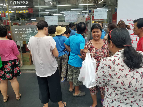 Riot-like chaos erupts at Auchan outlets ahead of chain’s exit from Vietnam