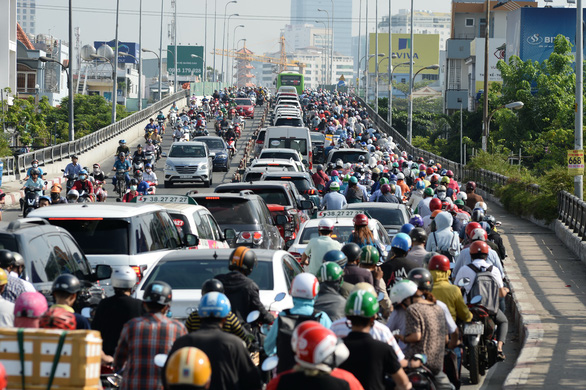 Bridge widening project causes serious traffic jams in Ho Chi Minh City