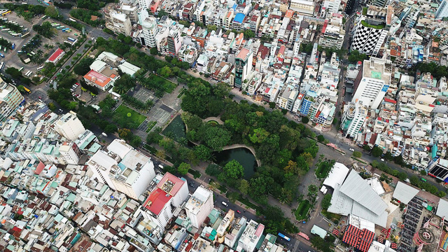 Reclamation of common areas in Ho Chi Minh City’s downtown park falls behind schedule