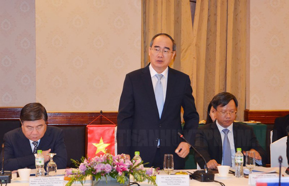 Ho Chi Minh City, Vientiane leaders discuss measures to promote bilateral ties