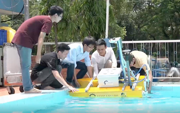 Ho Chi Minh City students create unmanned surface vehicle, agricultural aircraft