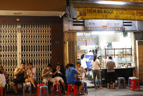 Lost amidst Chinese dessert heaven in Saigon