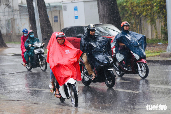 Rain to dampen northern, southern Vietnam as hot spell hits central provinces this week