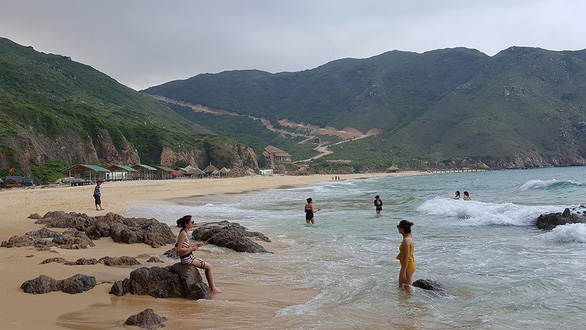 Vietnam’s emerging beach destination loses charm over poor sevices