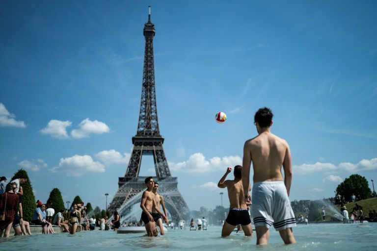 Europeans on alert as heatwave intensifies