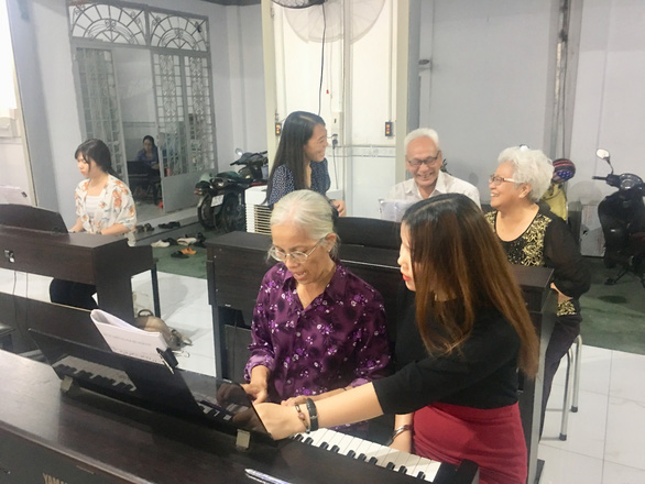 Ho Chi Minh City’s free piano class for the elderly