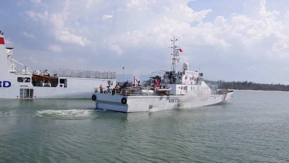 Vietnam Coast Guard mobilizes vessel to rescue fishermen stranded in Hoang Sa archipelago
