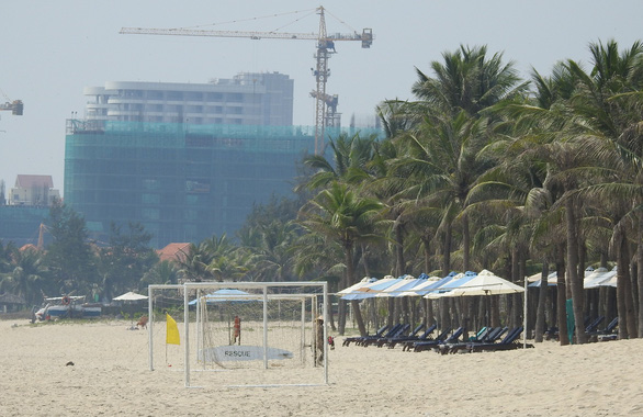 14 seaside projects found violating construction regulations on Da Nang beach