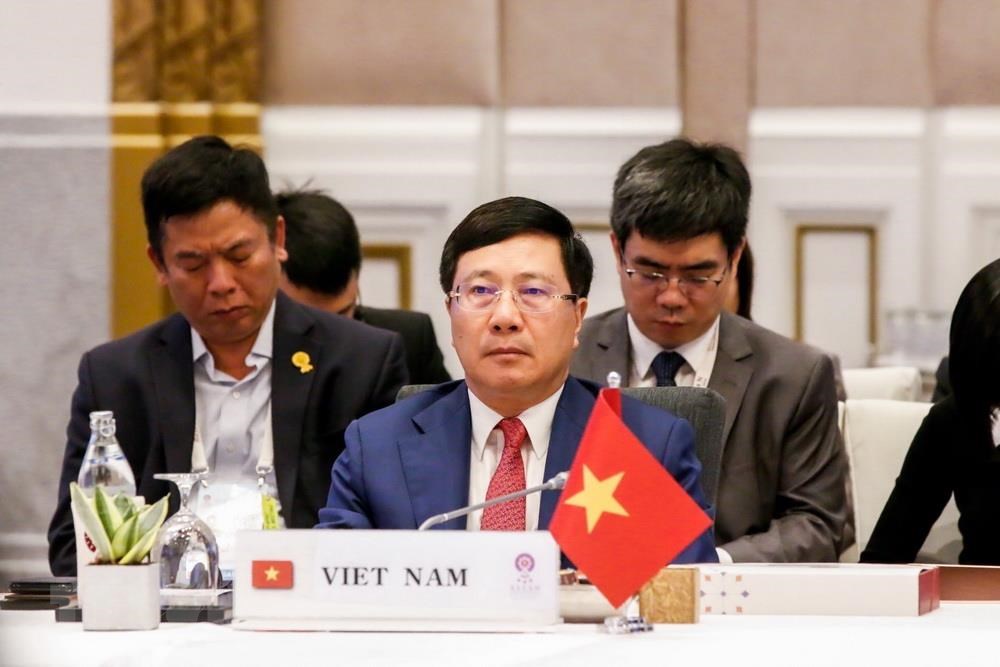At regional meeting, Vietnamese FM says China’s actions in East Vietnam Sea ‘erode trust’