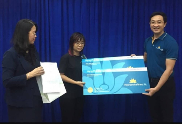 Japanese tourist fleeced by Vietnamese cyclo driver receives apology gift