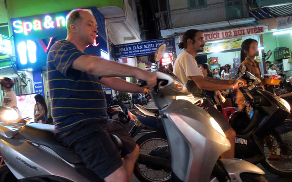 Frenchmen comment on Saigon’s campaign to crack down on foreign traffic violators
