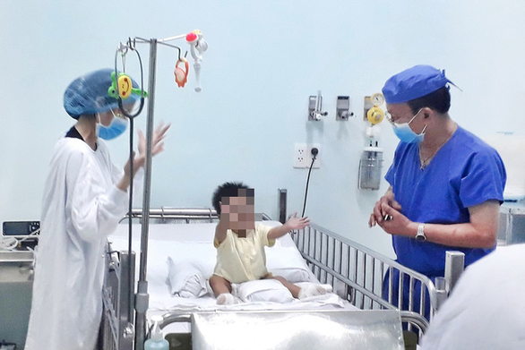 Grandfather donates liver to 16-month-old boy in Vietnam's first
