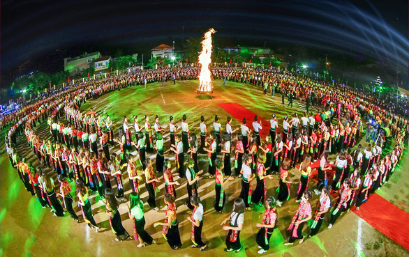 Vietnam province aims to set Guinness World Record with 5,000 performing folk dance