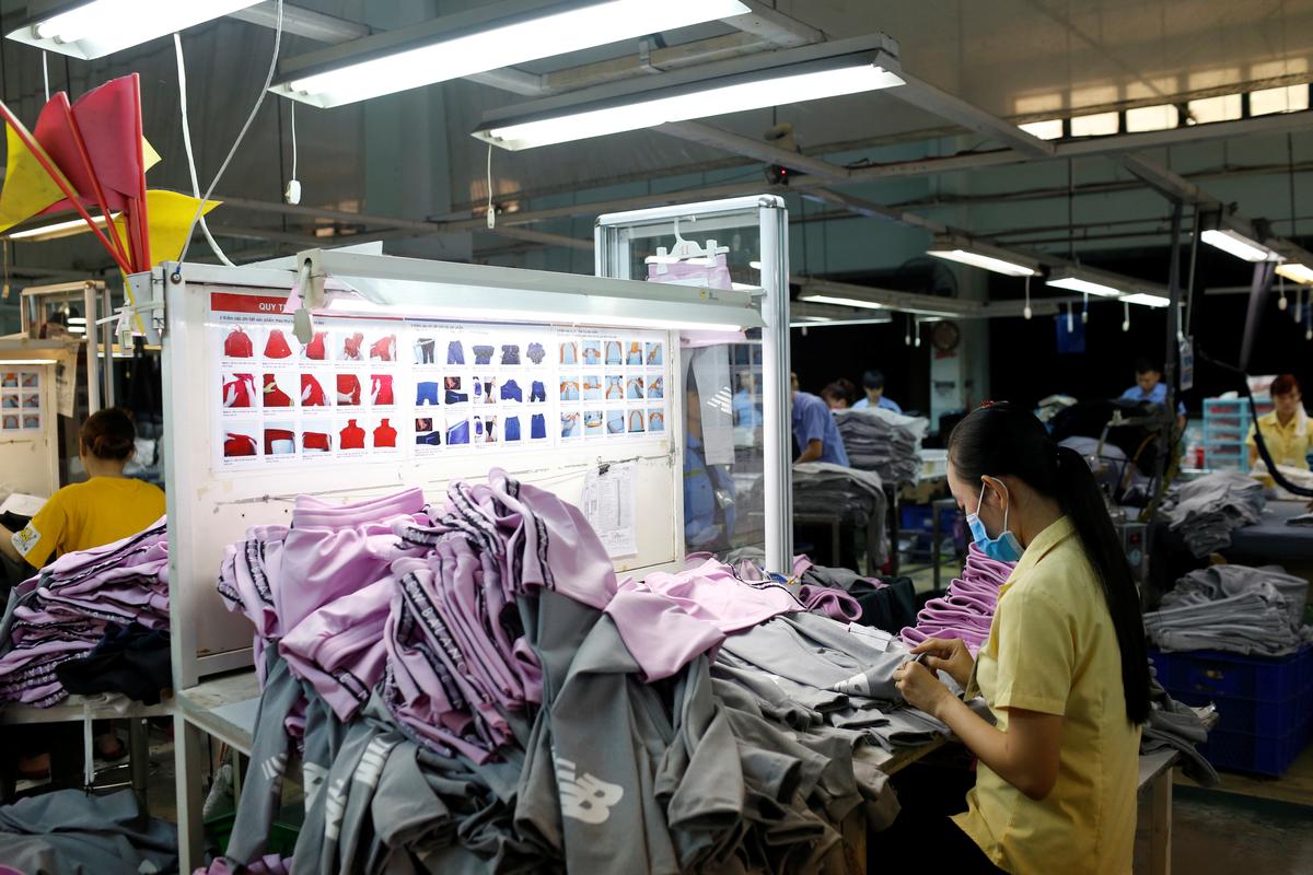 Vietnam August trade surplus jumps on Samsung phone shipments