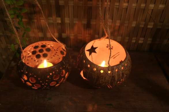 Coconut shell lanterns new eco-friendly choice for Mid-Autumn Festival celebration in Vietnam