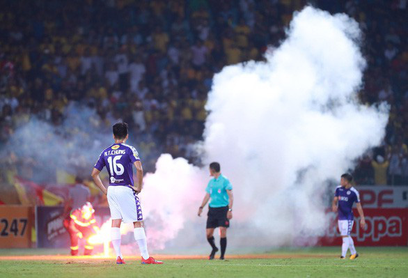 Vietnam’s league club gets $3,700 fine, stadium ban over flares incident