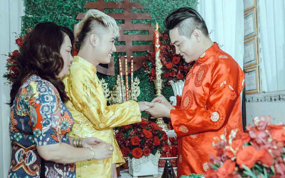 Vietnamese gay couple fight for same-sex marriage, right to love