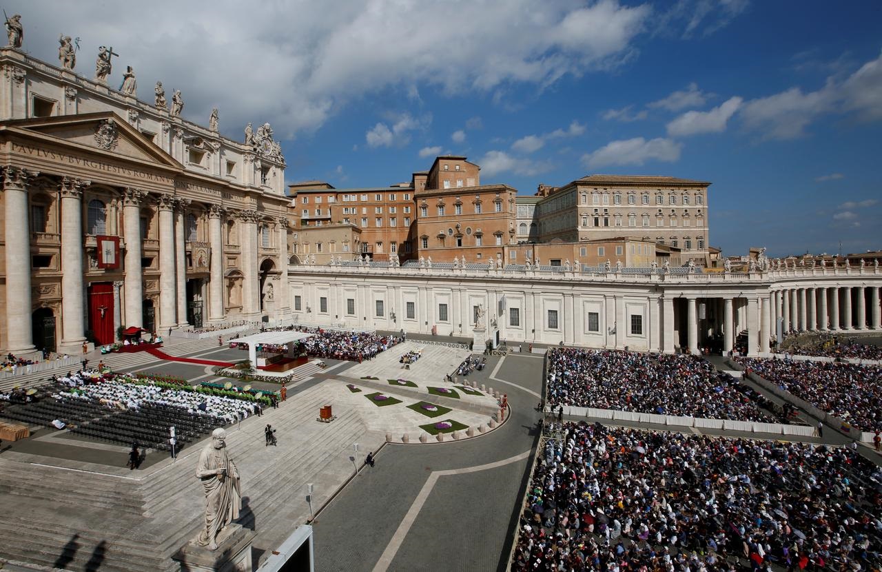 Vatican police raid top offices in financial investigation