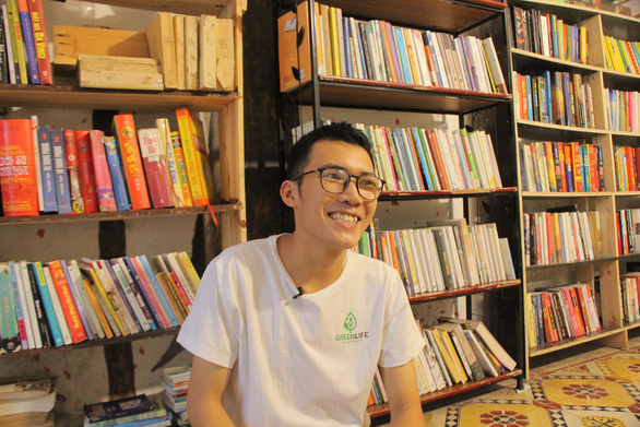 This Vietnamese student built two free libraries in Hanoi
