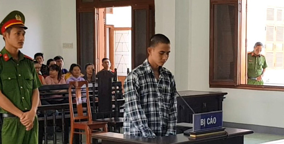 Vietnamese man gets life sentence for murdering, robbing 'xe om' driver
