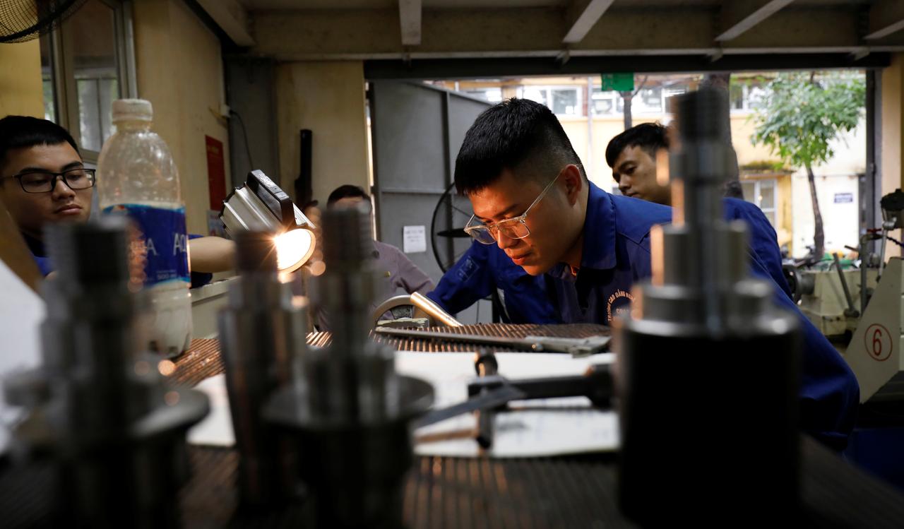 Choke point: Vietnam skilled labor squeezed by Sino-U.S. trade war