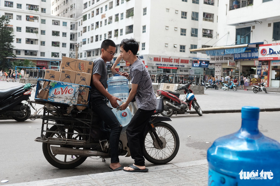 Cause of smelly tap water in Hanoi remains unclear