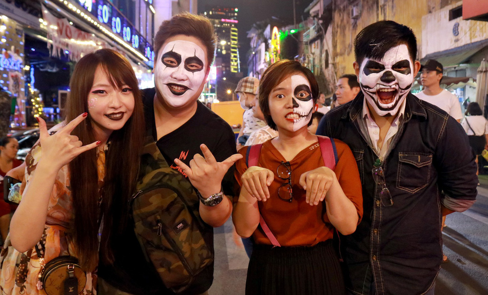 Crowds celebrate Halloween in Ho Chi Minh City’s 'backpacker area'