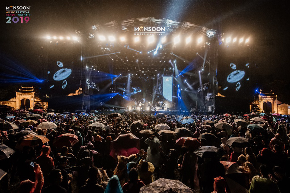 Soaked fans defy rain to party at 2019 Monsoon Music Festival in Hanoi