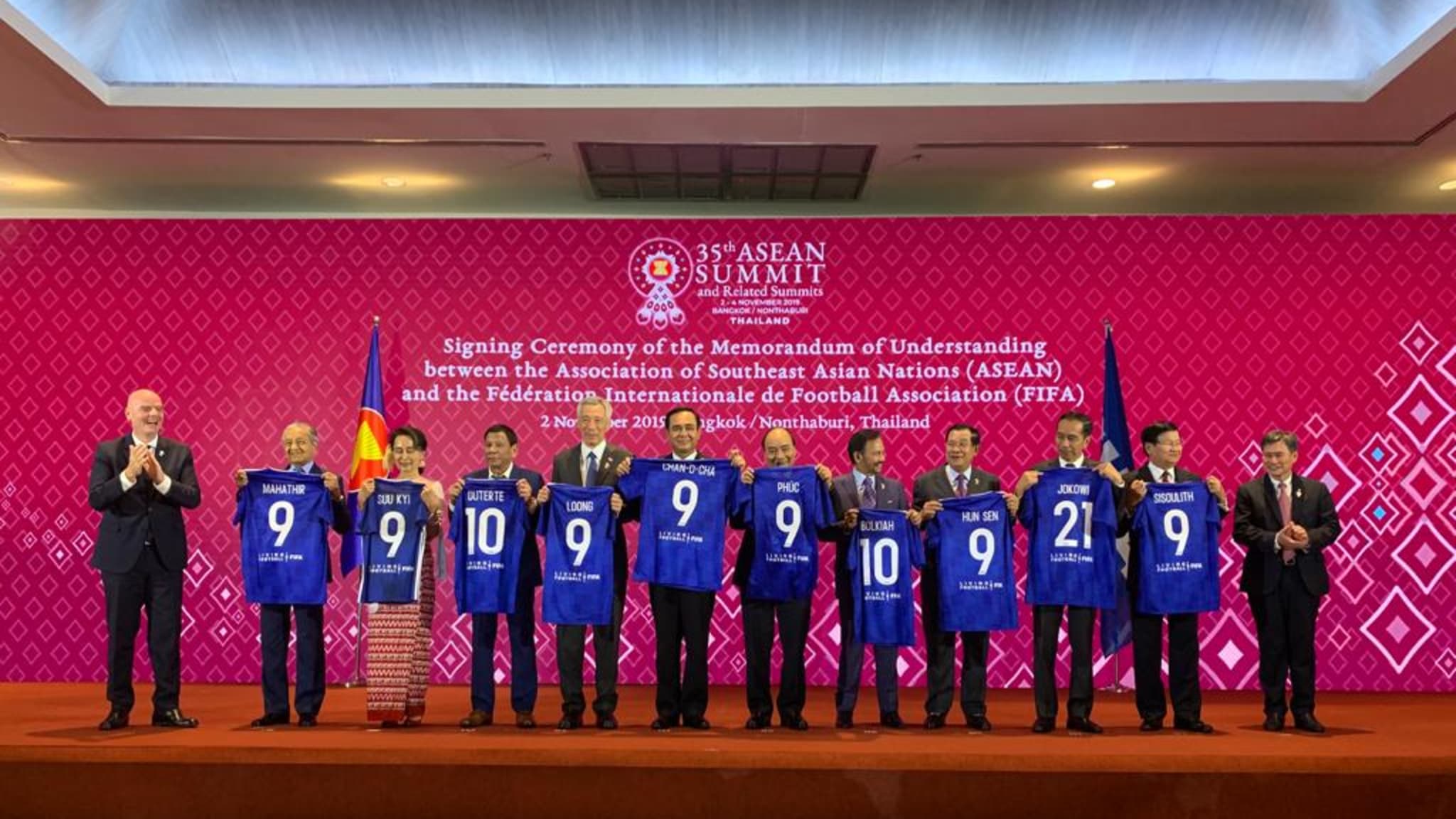 Southeast Asian leaders meet FIFA chief amid World Cup bid talks