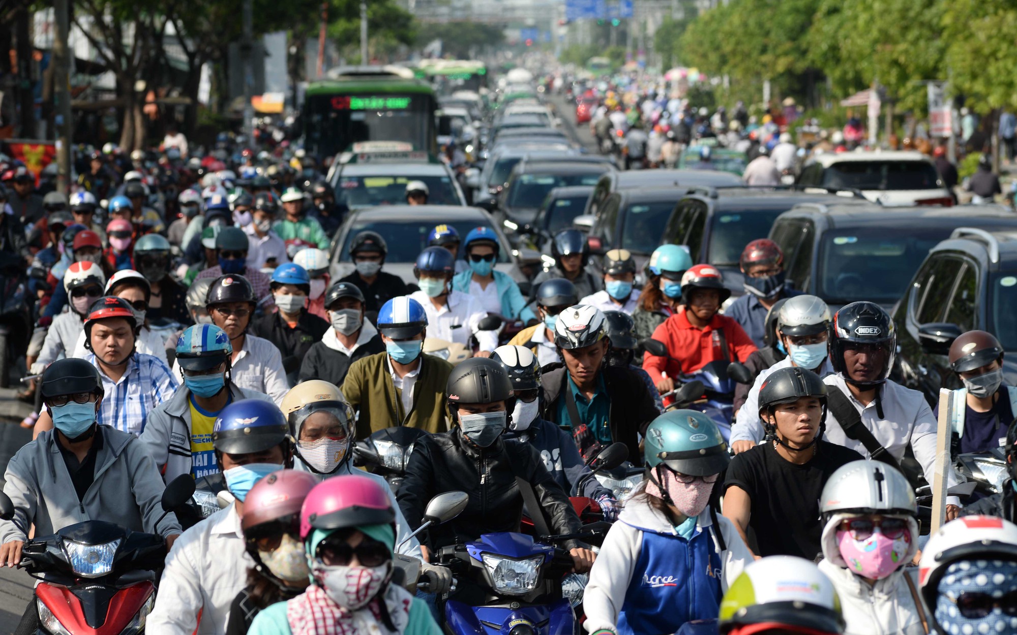 Congestion in southern Ho Chi Minh City requires ‘drastic measures’ to improve traffic infrastructure