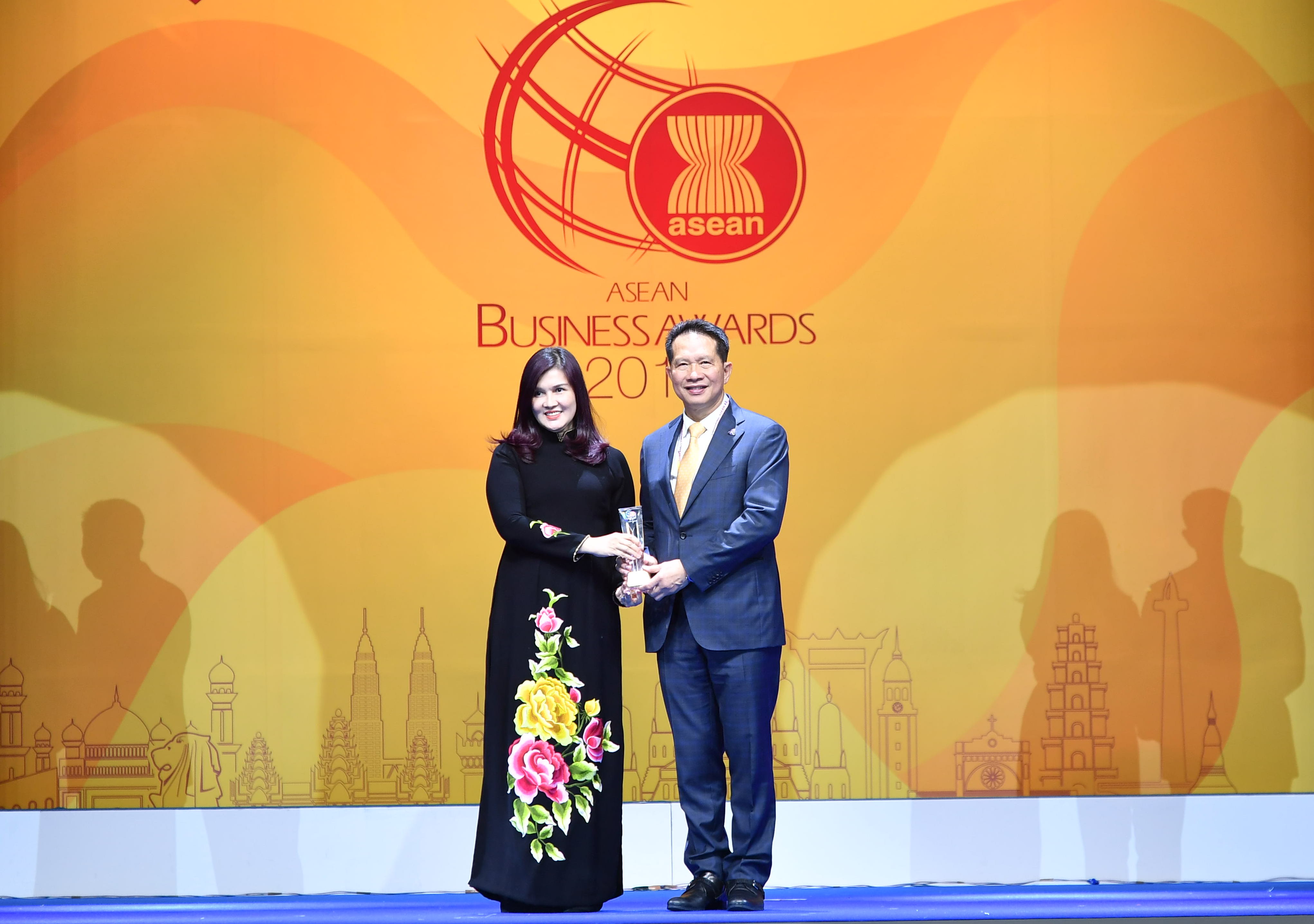 Vietjet named ASEAN’s best aviation enterprise at 2019 ASEAN Business Awards