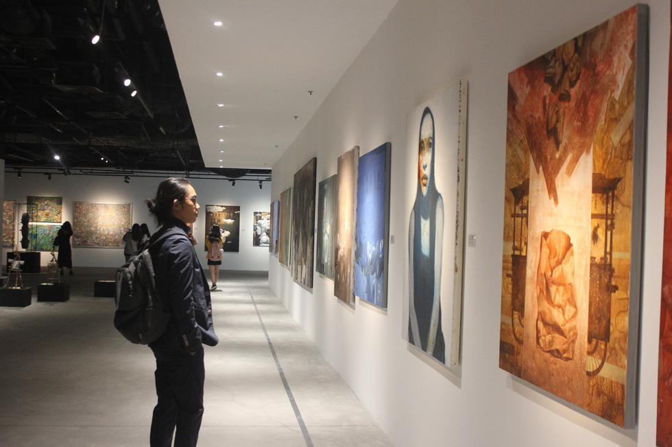 Hanoi exhibition displays fine art from across Asia