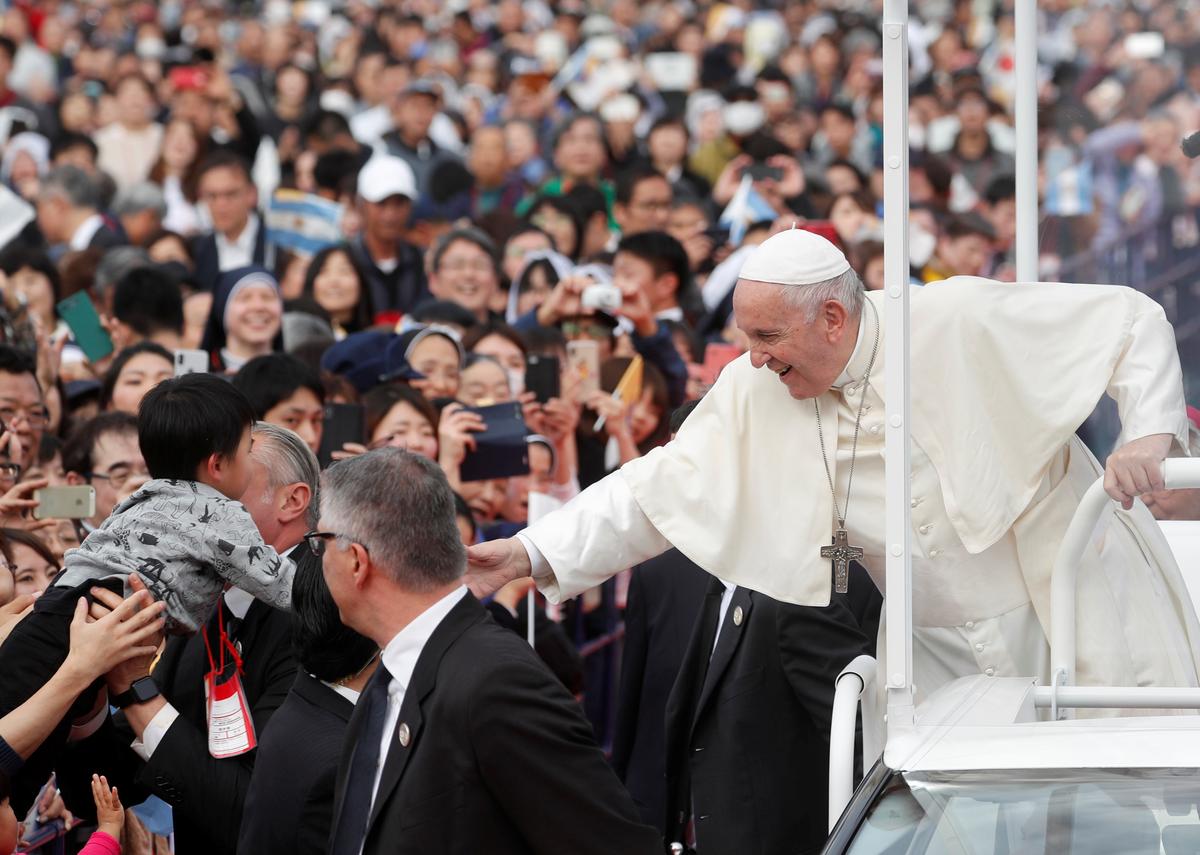 Pope urges abolition of nuclear weapons at Japan's ground zeros