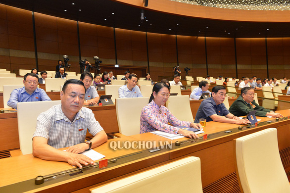 Vietnam legislature adopts law to waive visa for foreigners entering coastal economic zones