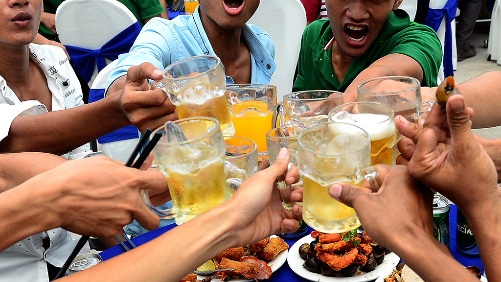 'Enough, I'm loaded': Vietnam criminalizes pressuring others to drink alcoholic beverages